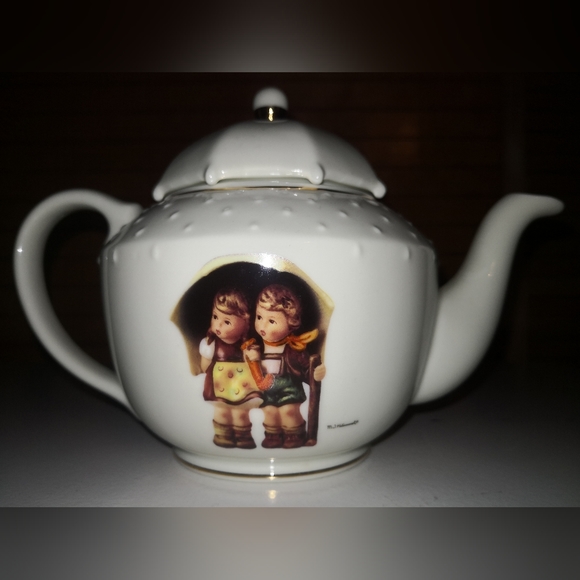 Porcelain Tea Set - Picture 13 of 13